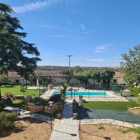 Casa Rural Palacio Conde De Aldana Con Piscina Entre Encinares Y Dehesas Terradillos Kültér fotó
