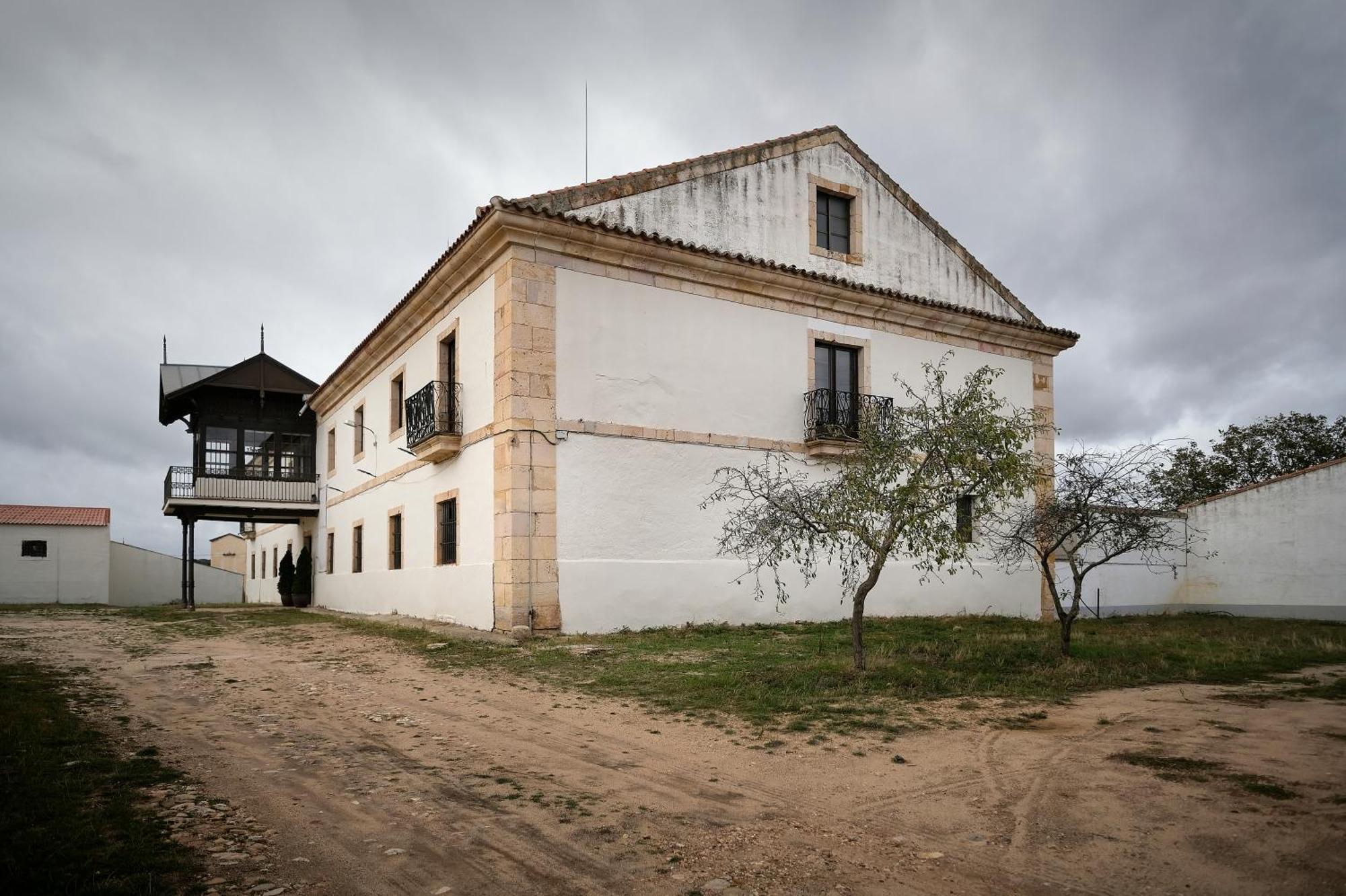 Casa Rural Palacio Conde De Aldana Con Piscina Entre Encinares Y Dehesas Terradillos Kültér fotó