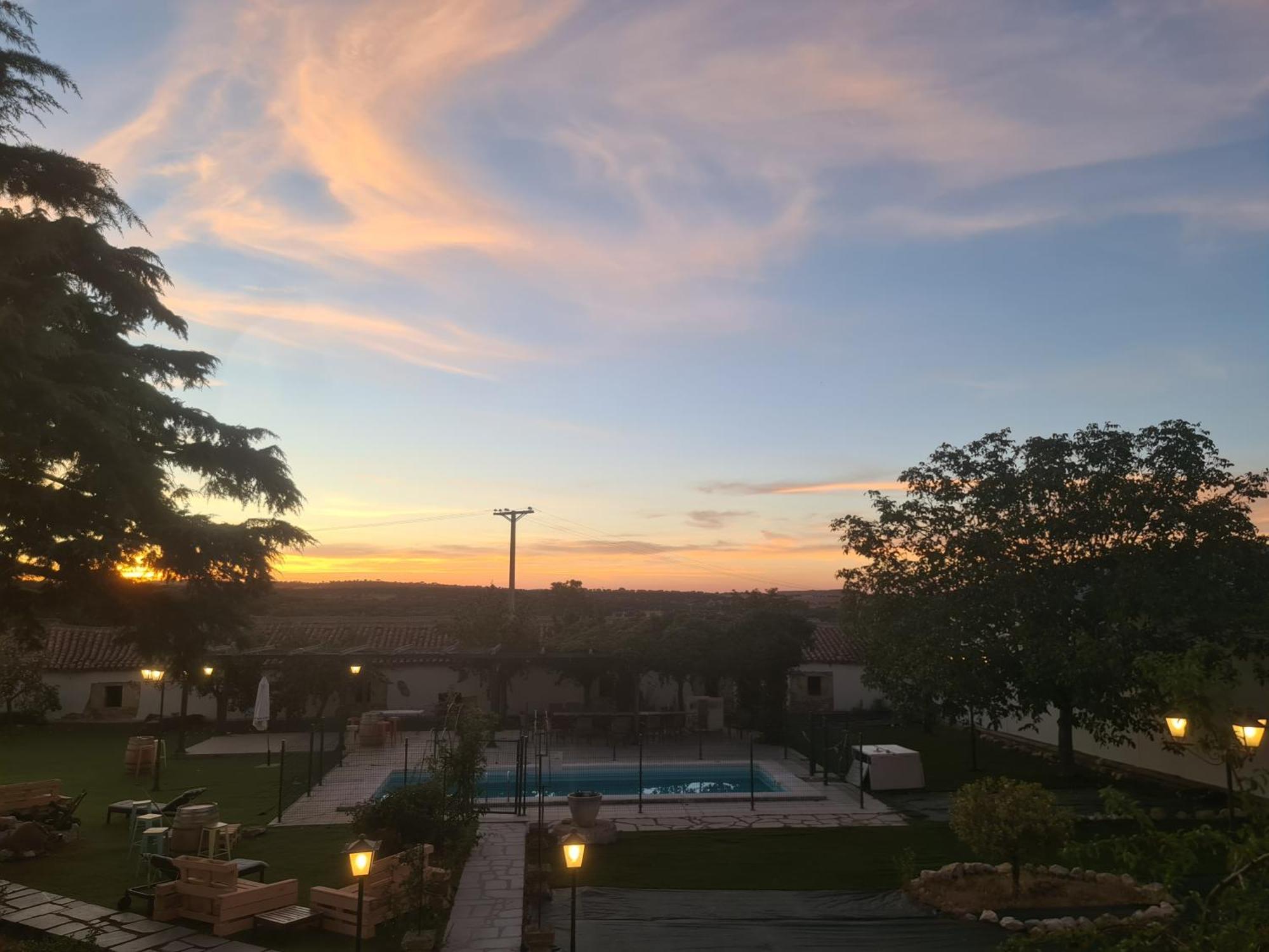 Casa Rural Palacio Conde De Aldana Con Piscina Entre Encinares Y Dehesas Terradillos Kültér fotó