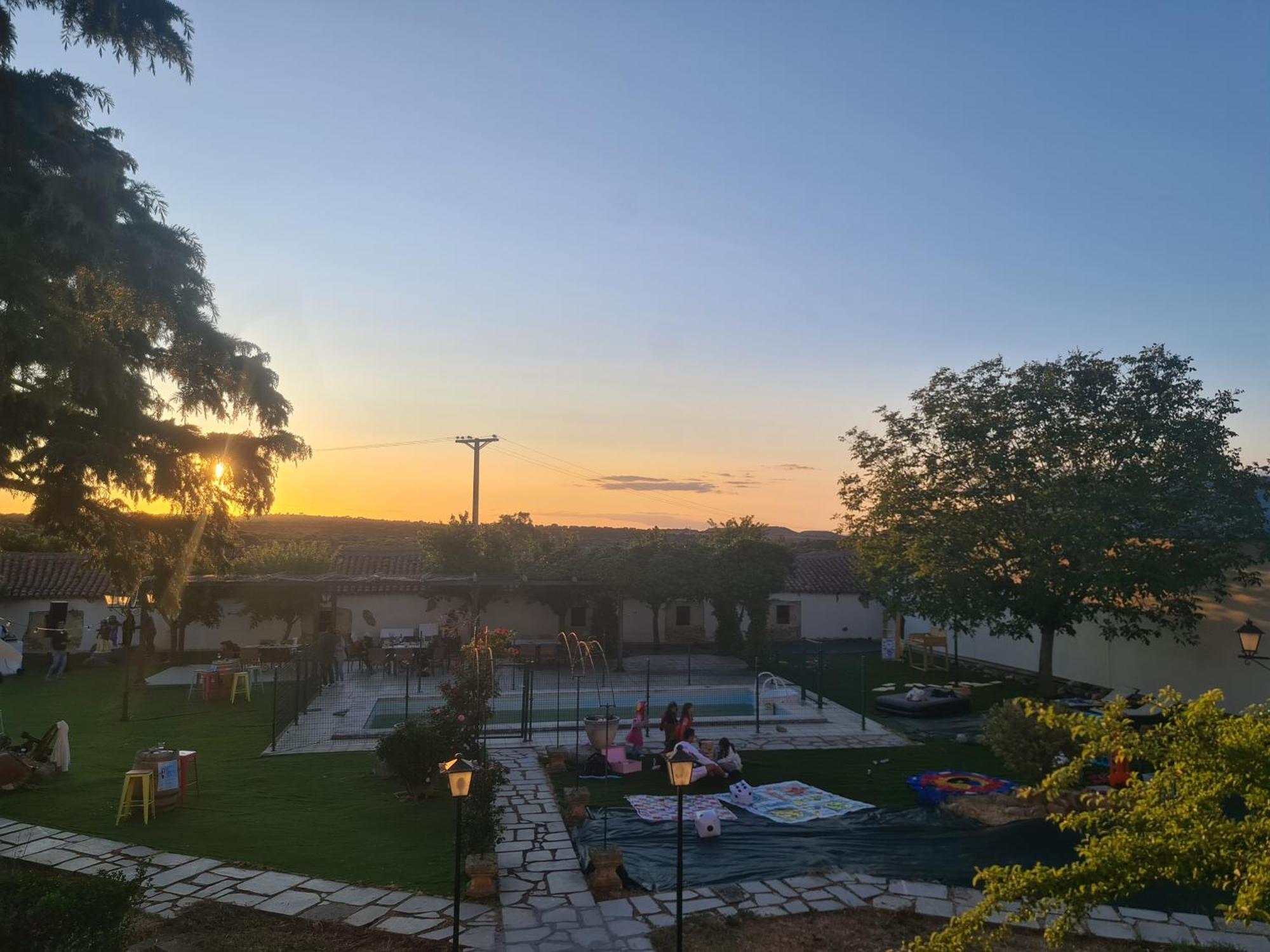 Casa Rural Palacio Conde De Aldana Con Piscina Entre Encinares Y Dehesas Terradillos Kültér fotó